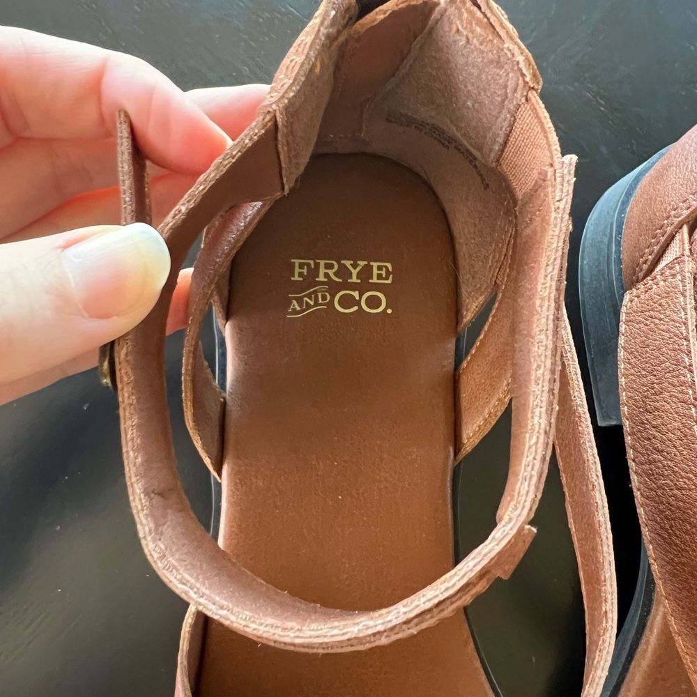 Frye & Co. Brown Tallu Cognac back zip sandals - Picture 4 of 8